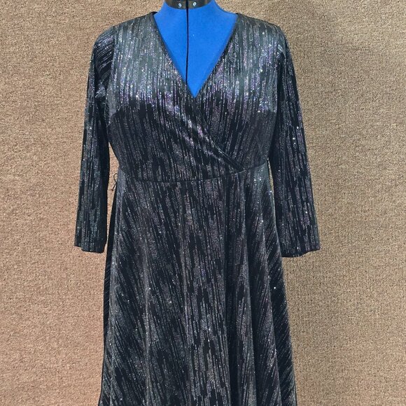 Torrid Black Shine Velvet Wrap Dress Sz 0 PreOwned FLAW - Picture 1 of 7